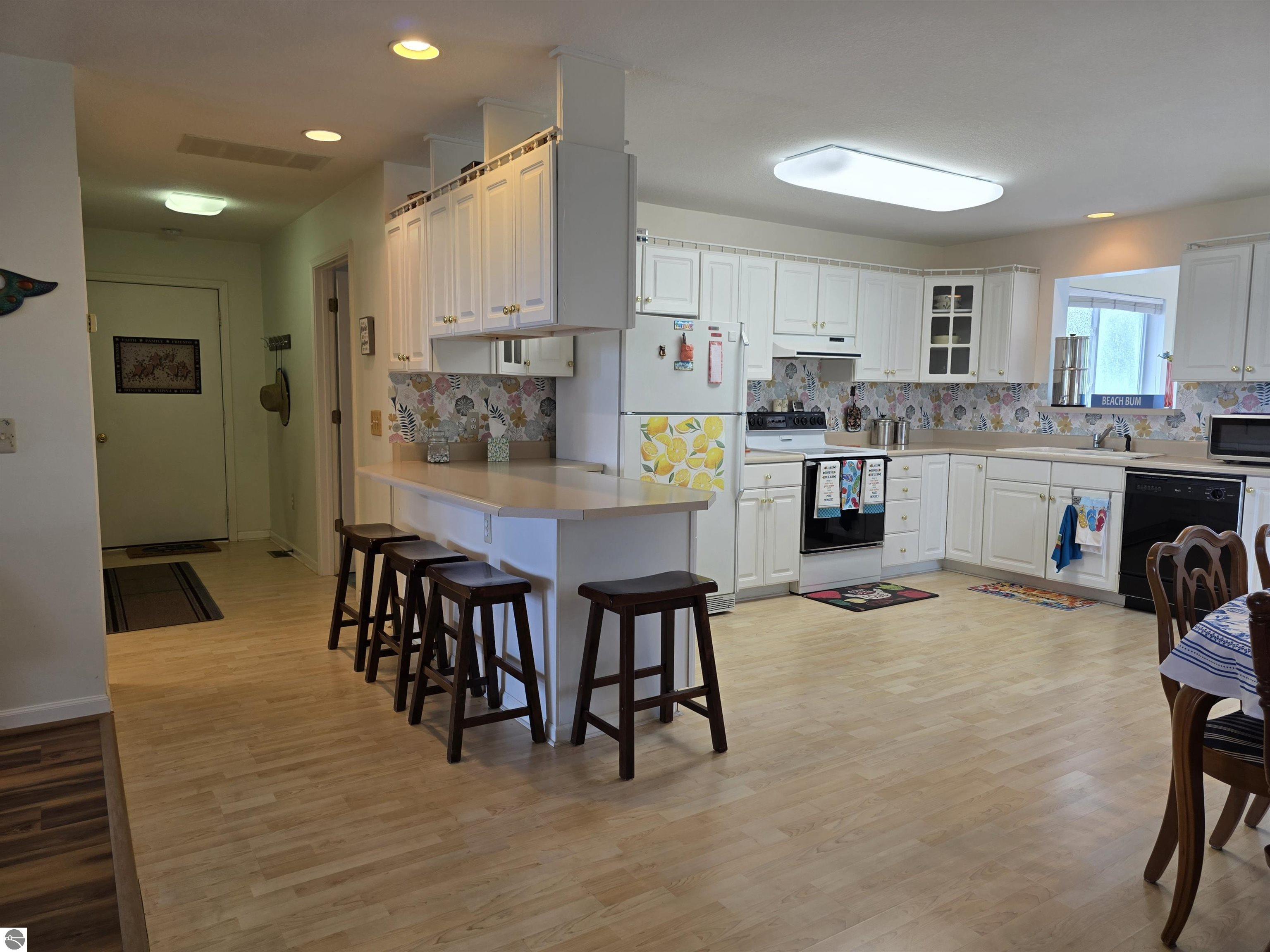 808 W Lake Street, Tawas City, MI 48763 — Photo 8