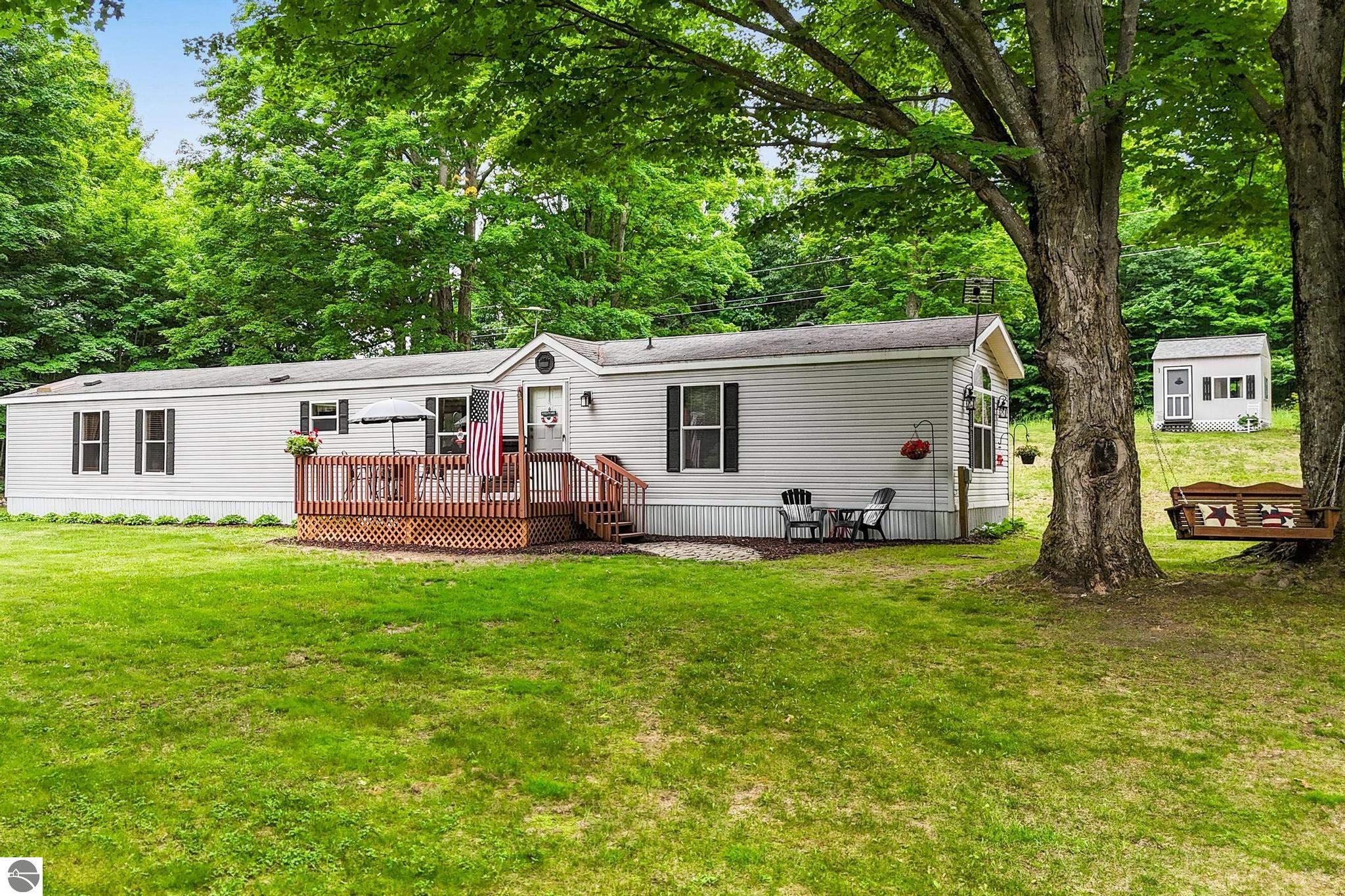 7346 Traverse Road, Thompsonville, MI 49683