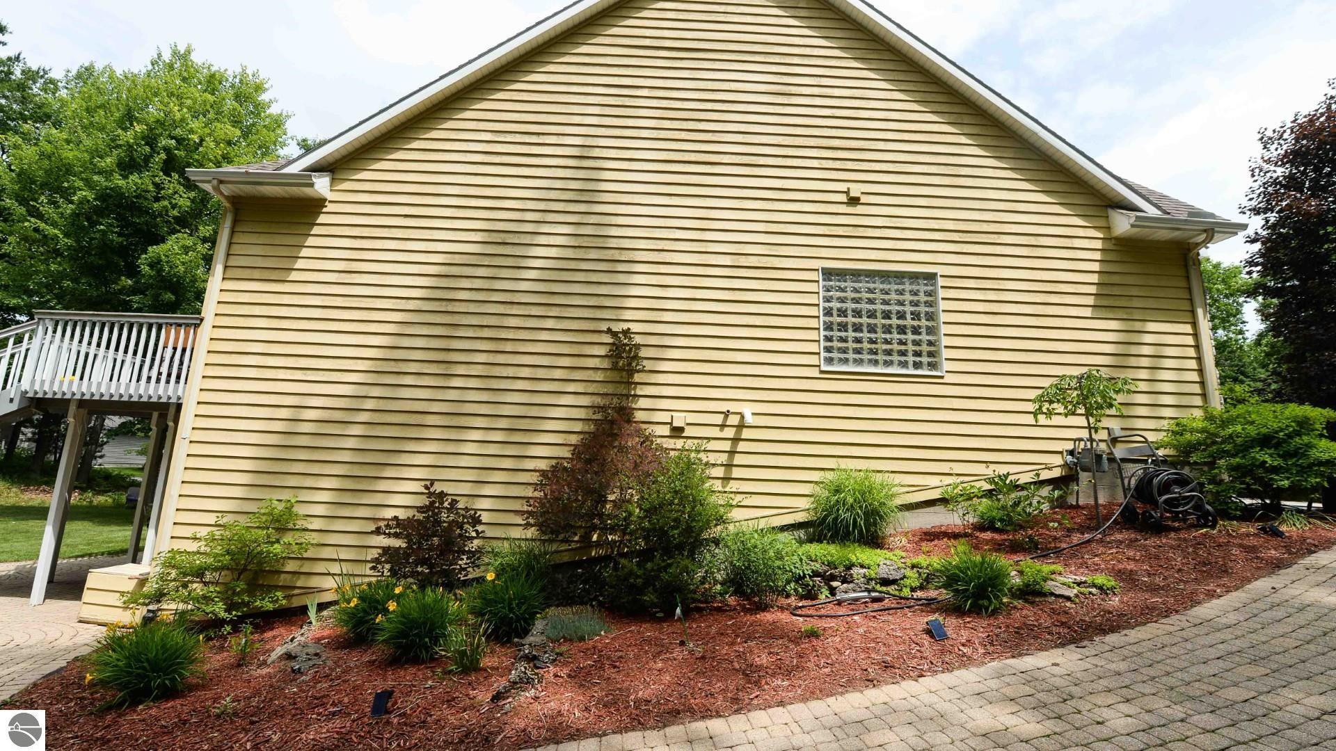 7021 Lakewood Drive, Oscoda, MI 48750 — Photo 29