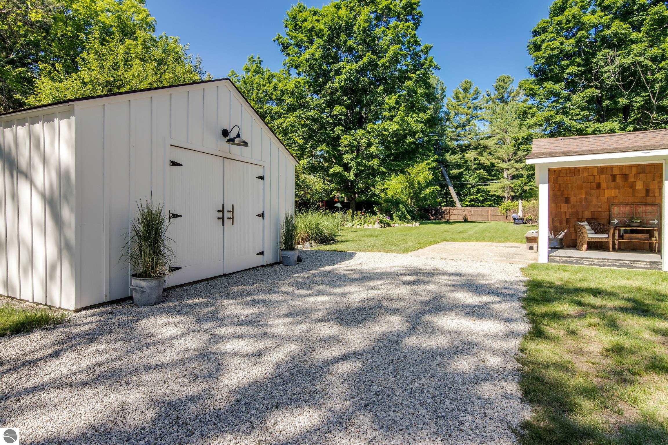 906 Livingston, Elk Rapids, MI 49629 — Photo 23