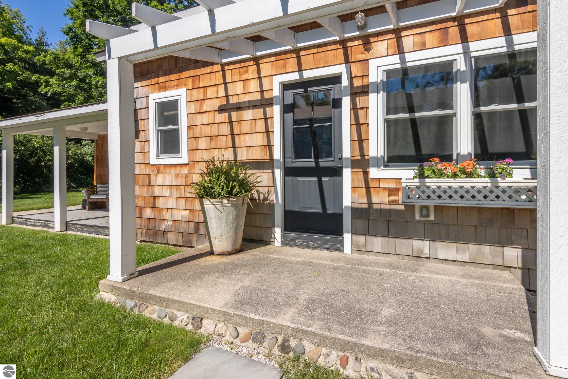 906 Livingston, Elk Rapids, MI 49629 — Photo 24