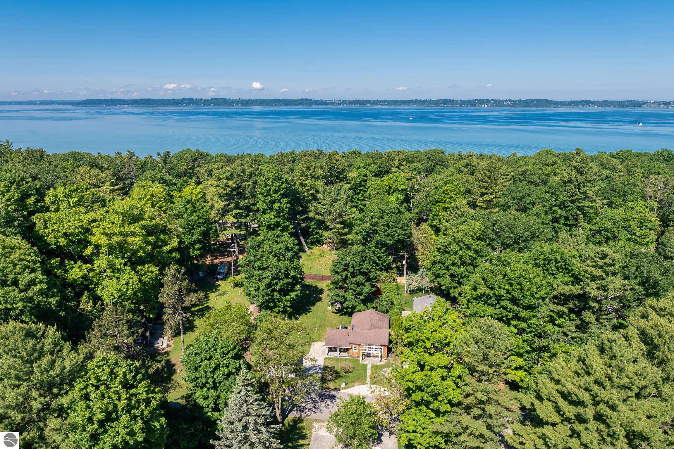 906 Livingston, Elk Rapids, MI 49629 — Photo 26