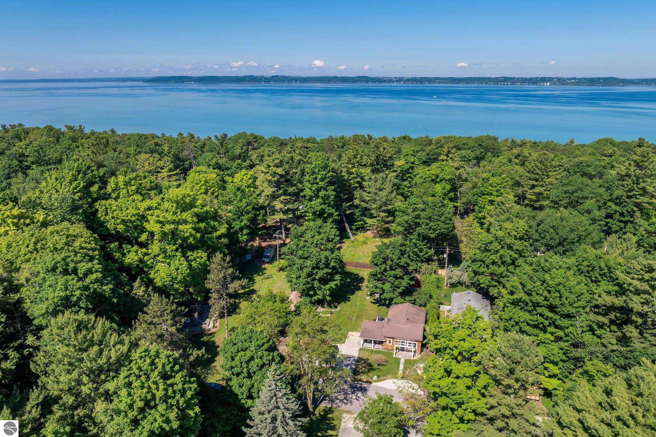 906 Livingston, Elk Rapids, MI 49629 — Photo 27