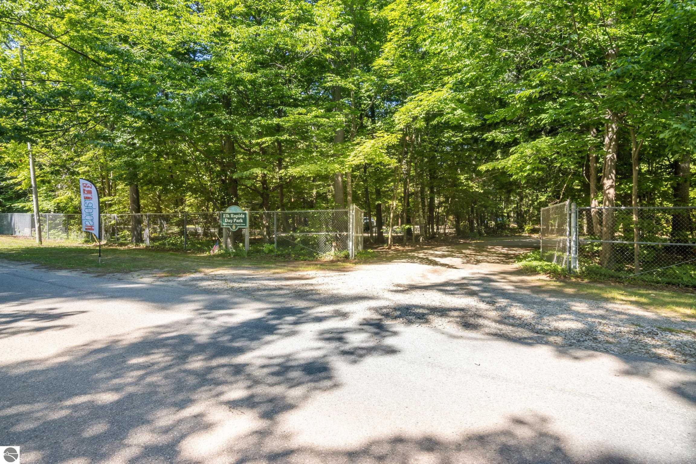 906 Livingston, Elk Rapids, MI 49629 — Photo 29