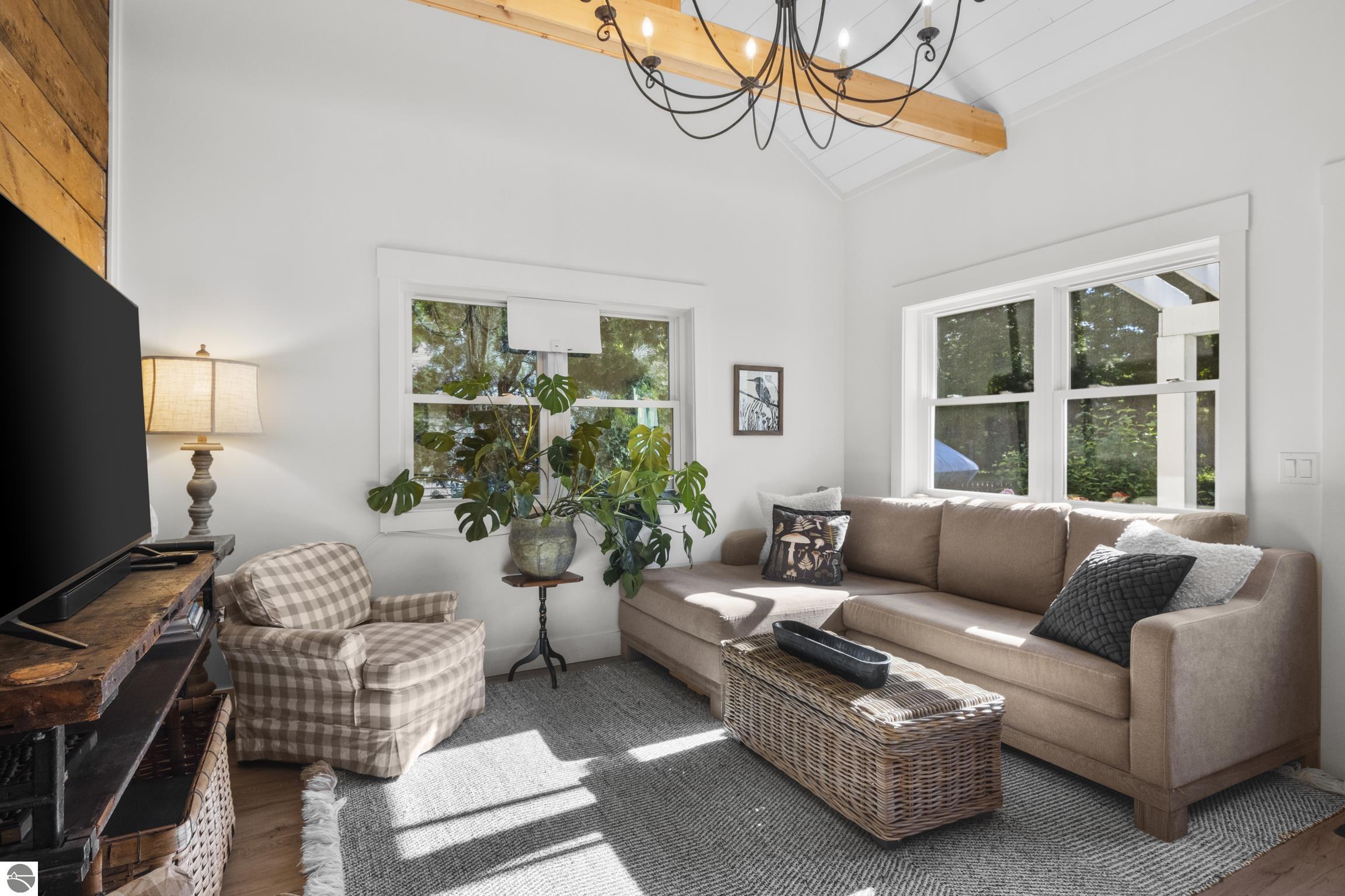 906 Livingston, Elk Rapids, MI 49629 — Photo 5
