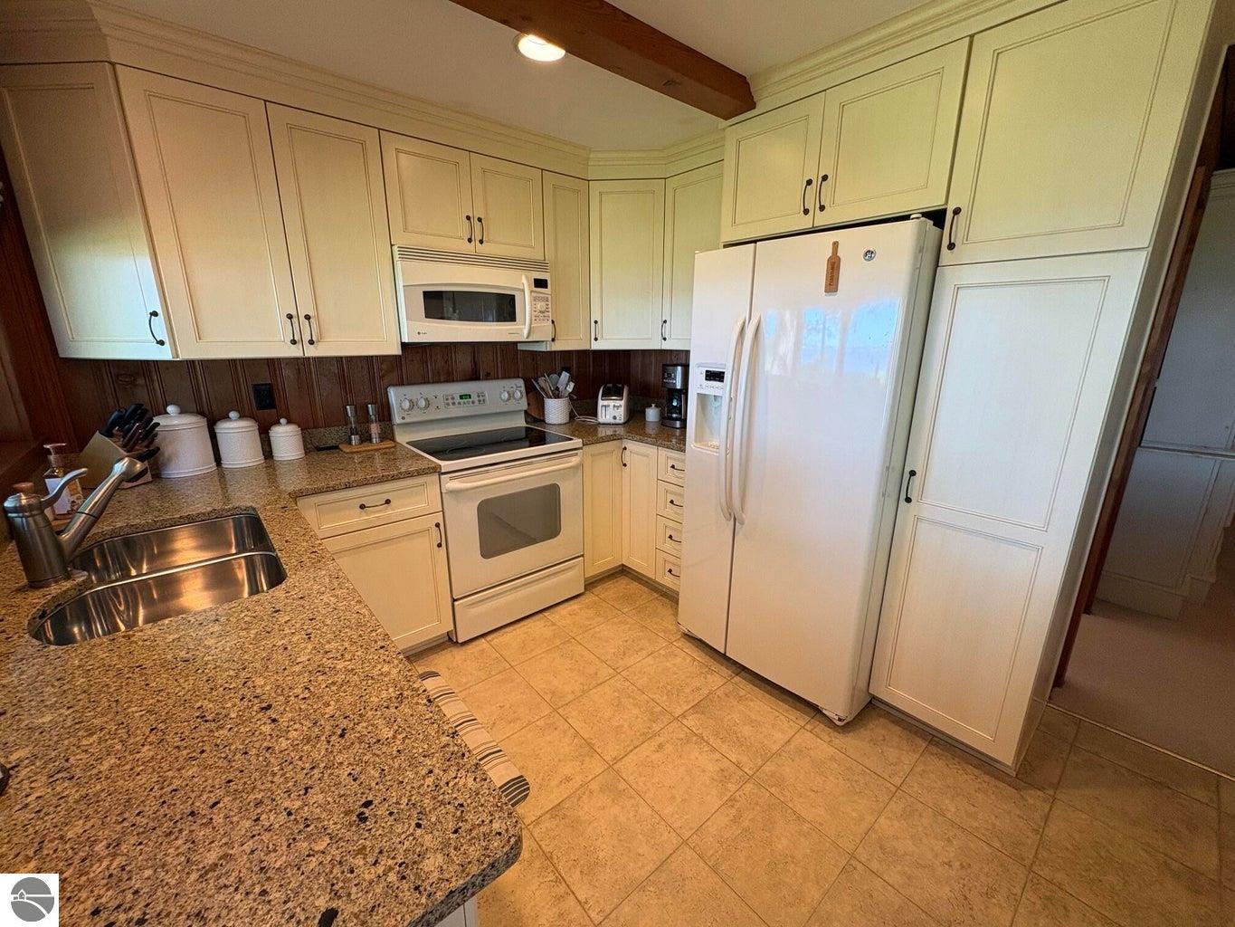 13453 Lakeside Avenue, Bear Lake, MI 49614 — Photo 28