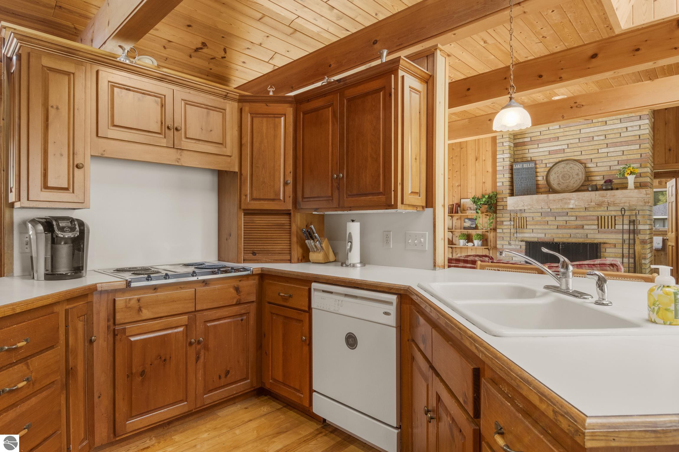 9421 Fairview Avenue, Williamsburg, MI 49690 — Photo 20