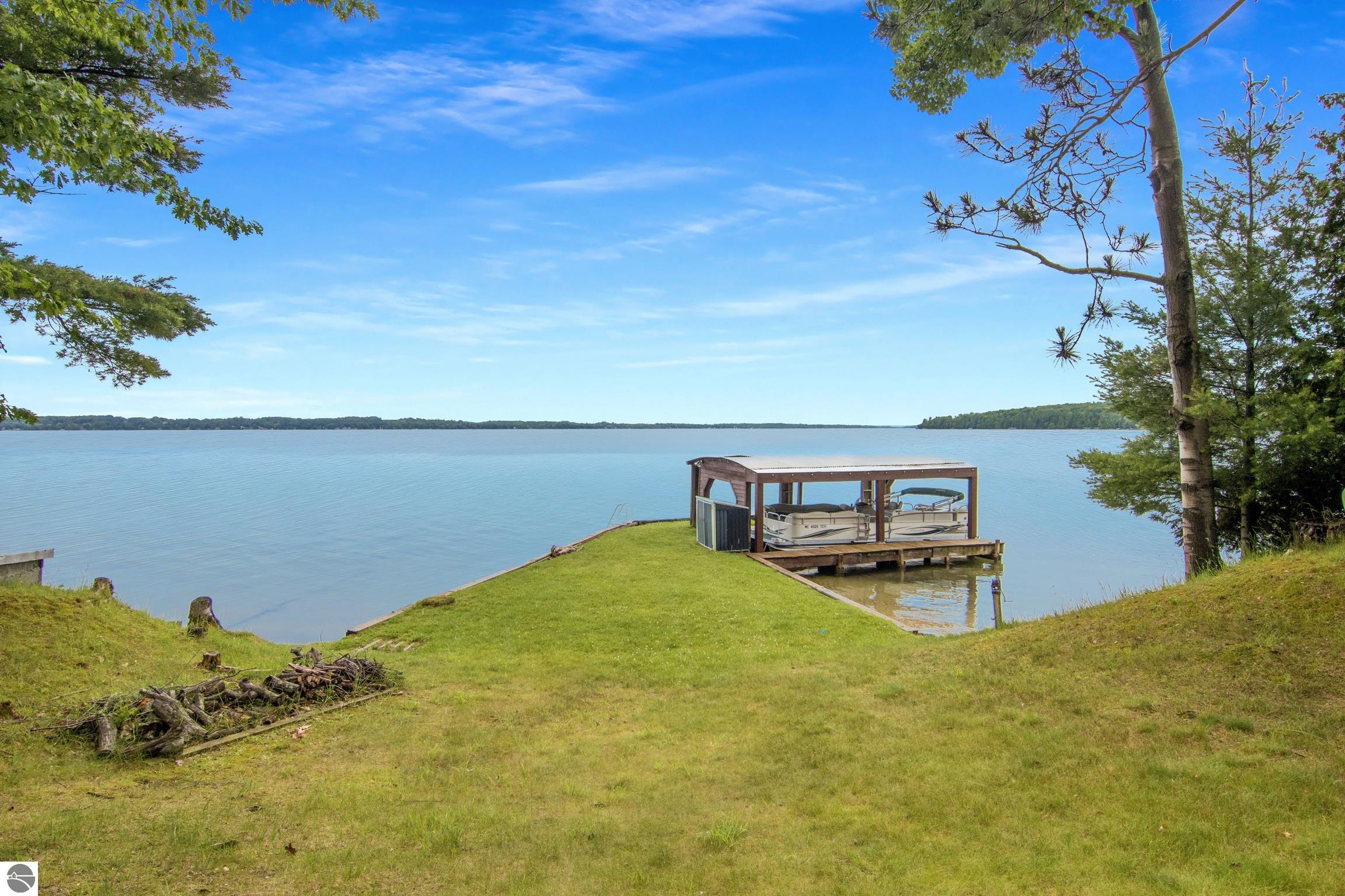 9421 Fairview Avenue, Williamsburg, MI 49690 — Photo 4