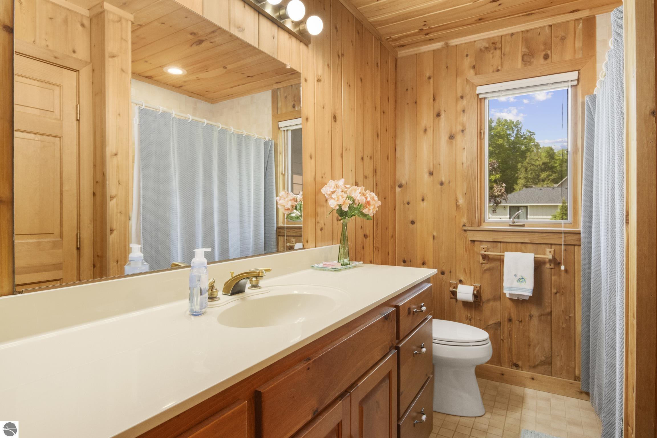 9421 Fairview Avenue, Williamsburg, MI 49690 — Photo 31