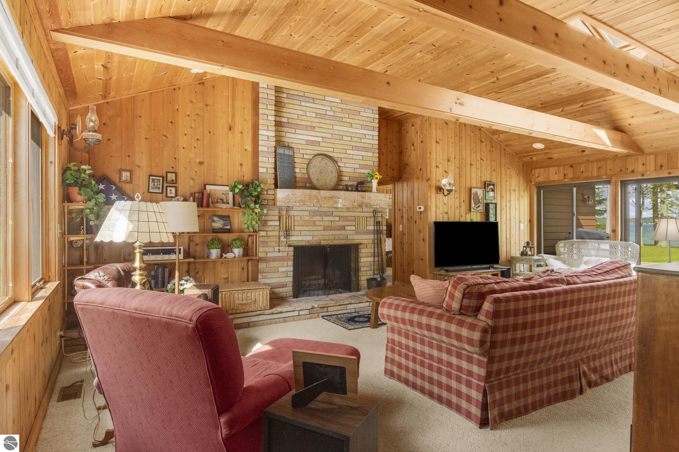 9421 Fairview Avenue, Williamsburg, MI 49690 — Photo 8