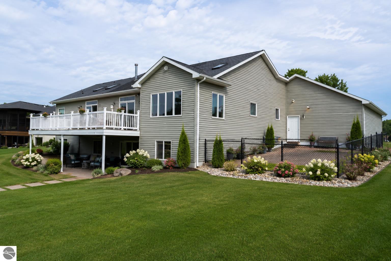 1081 Bundy Drive, Lake Isabella, MI 48893 — Photo 4