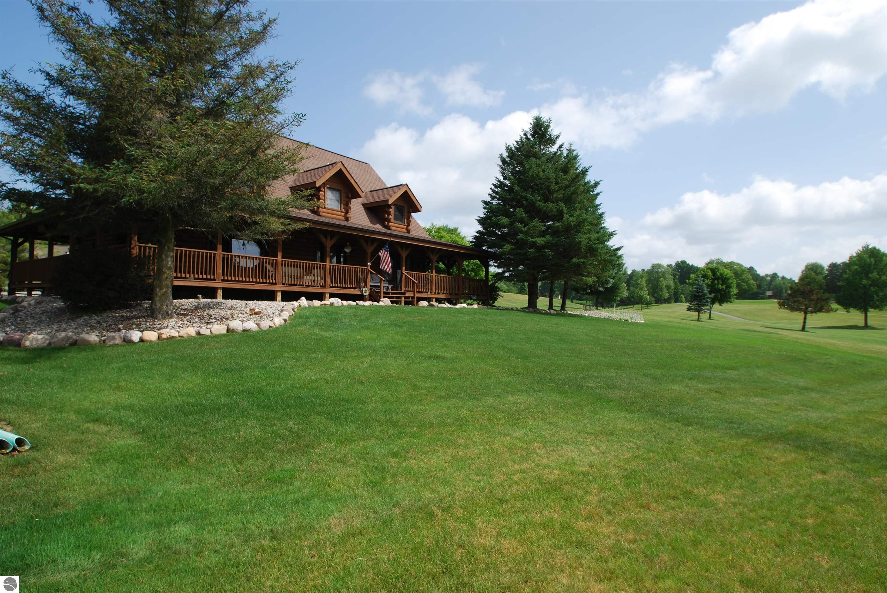 5592 Linksview Way, Gladwin, MI 48624 — Photo 2