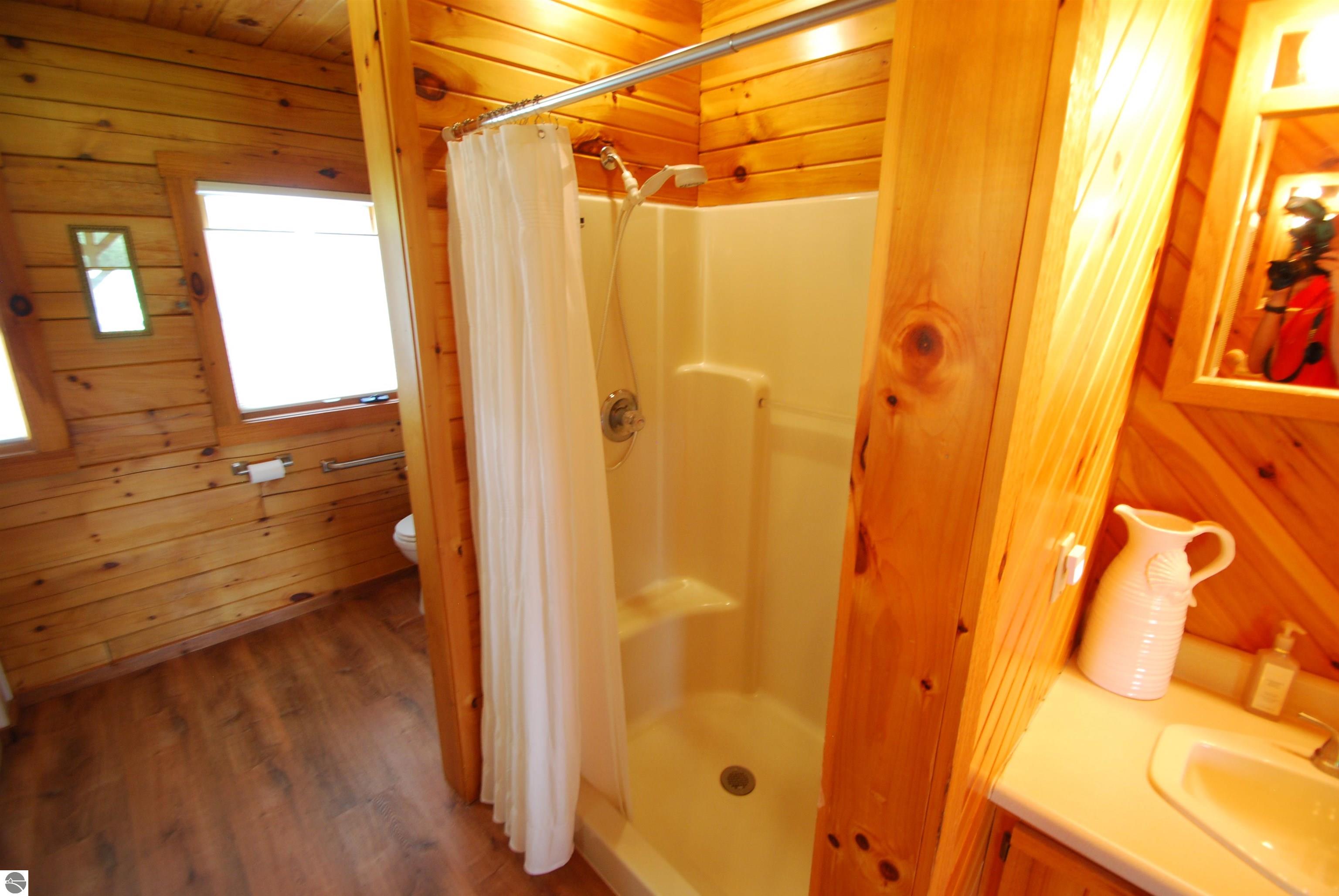 5592 Linksview Way, Gladwin, MI 48624 — Photo 32