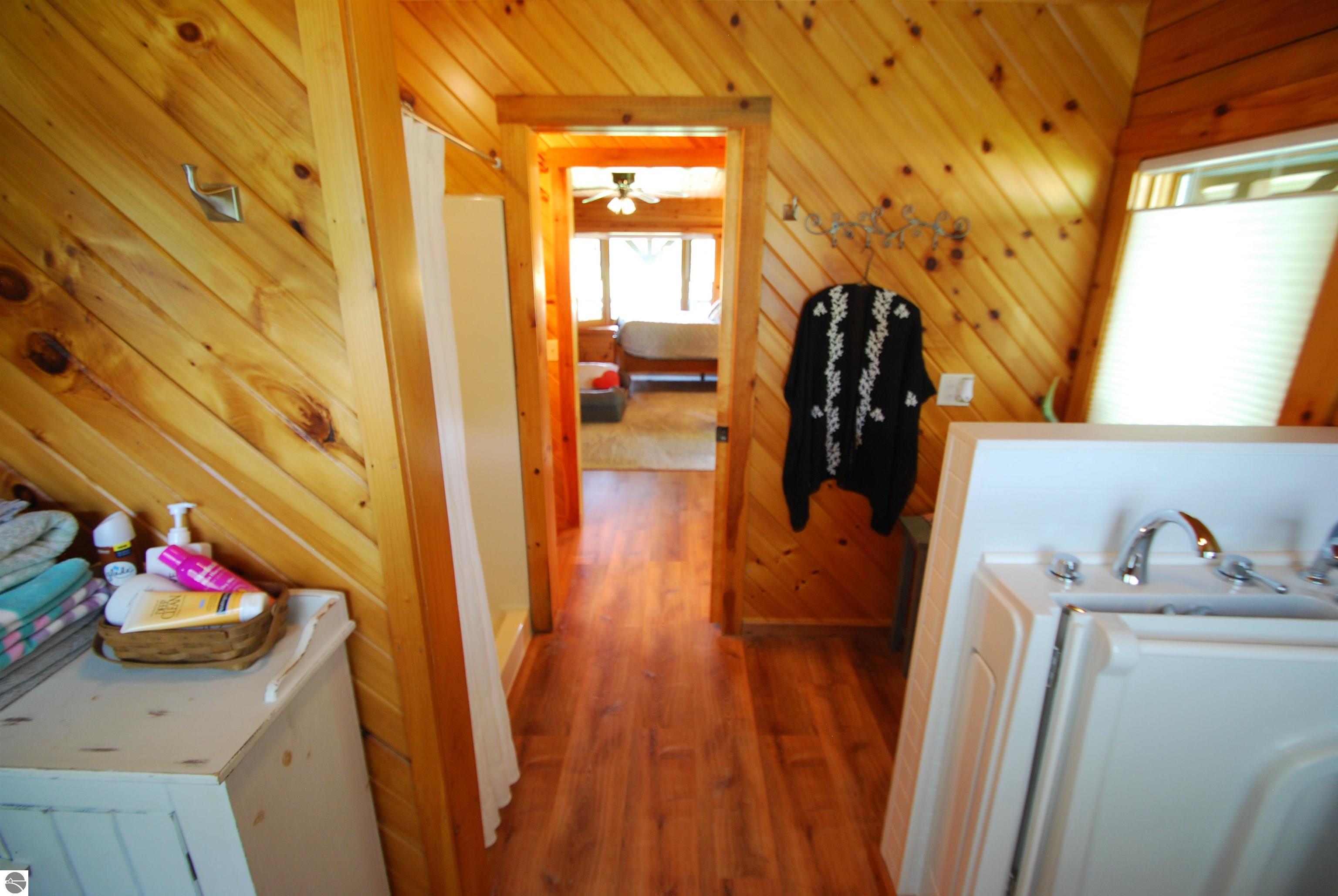 5592 Linksview Way, Gladwin, MI 48624 — Photo 36
