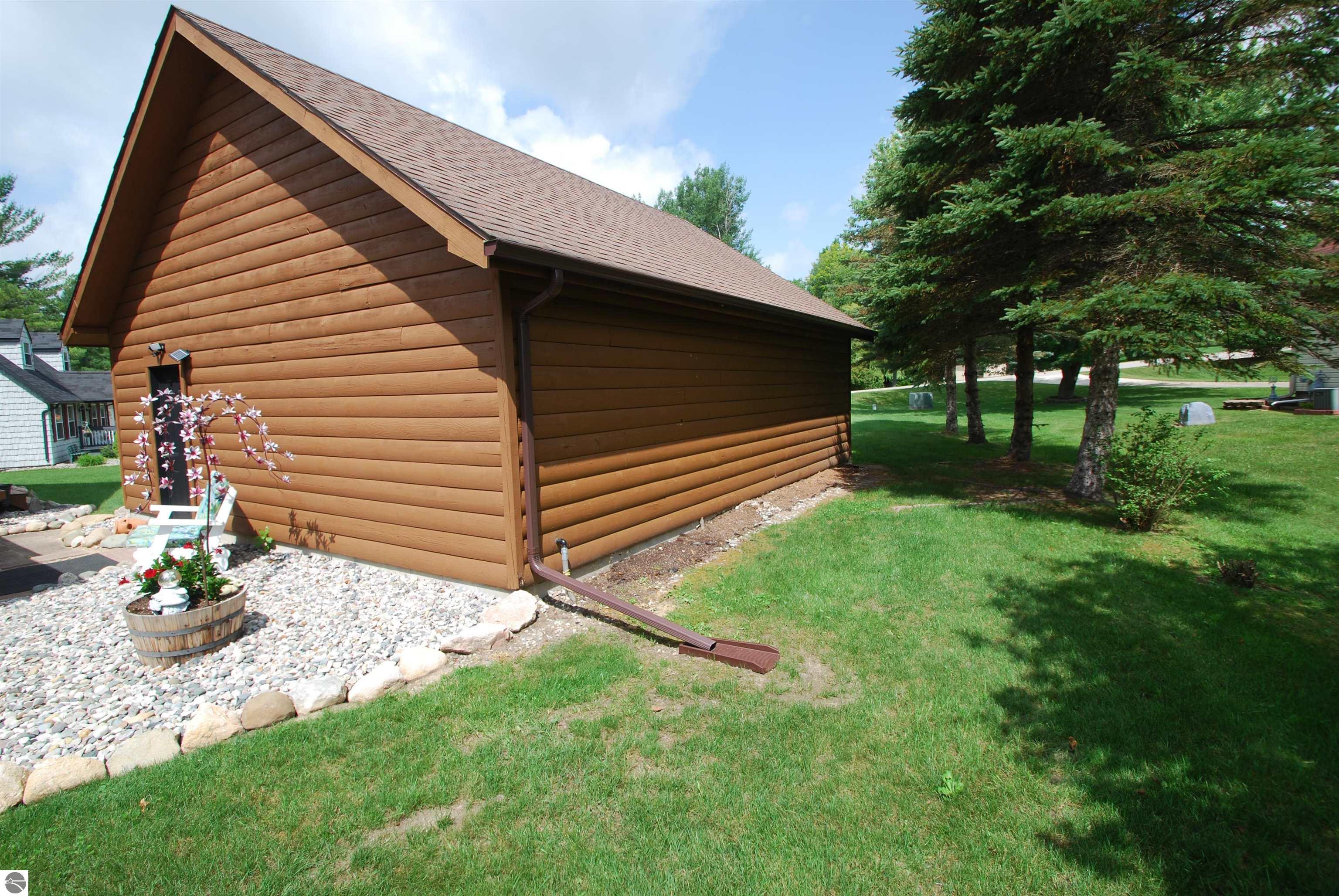 5592 Linksview Way, Gladwin, MI 48624 — Photo 64