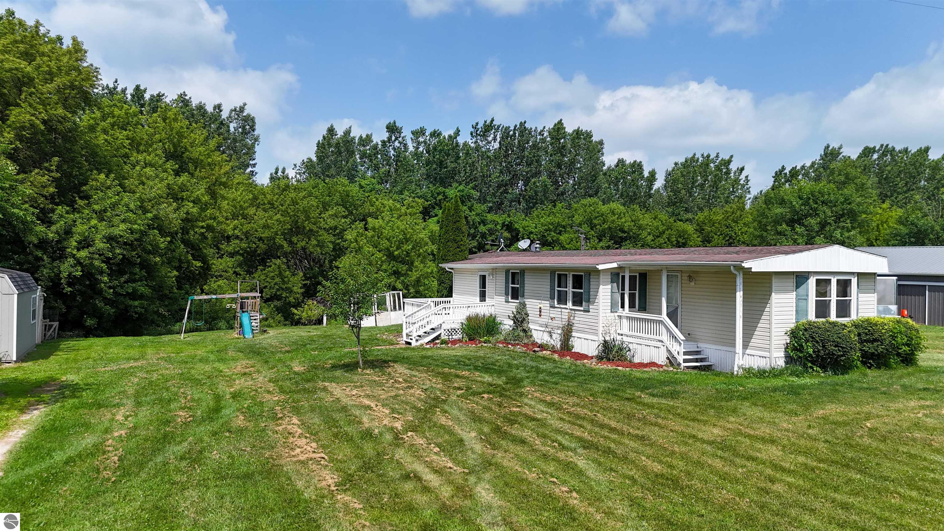 4718 Spur Road, Breckenridge, MI 48615 — Photo 16