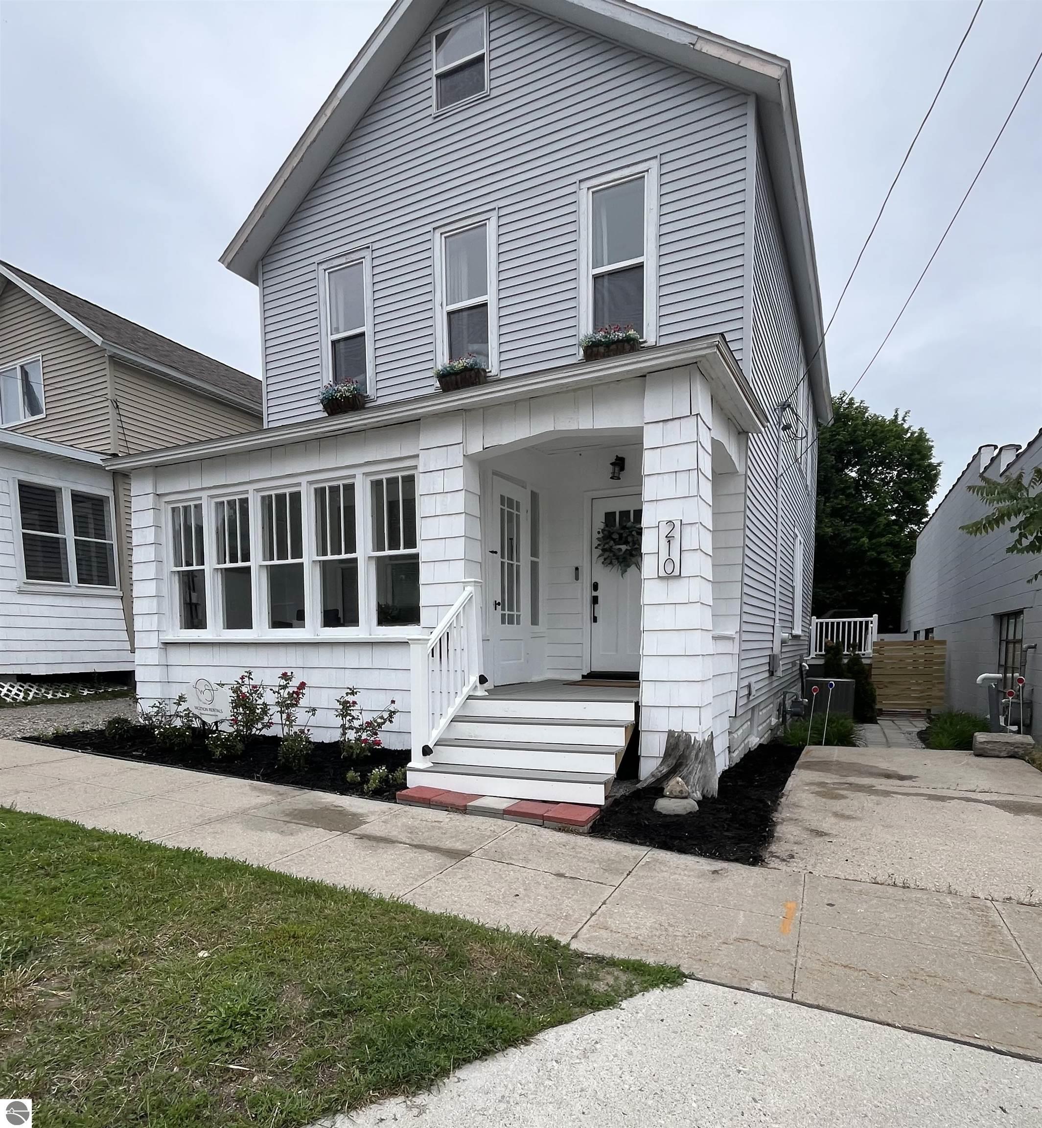 210 Fifth Avenue, Manistee, MI 49660
