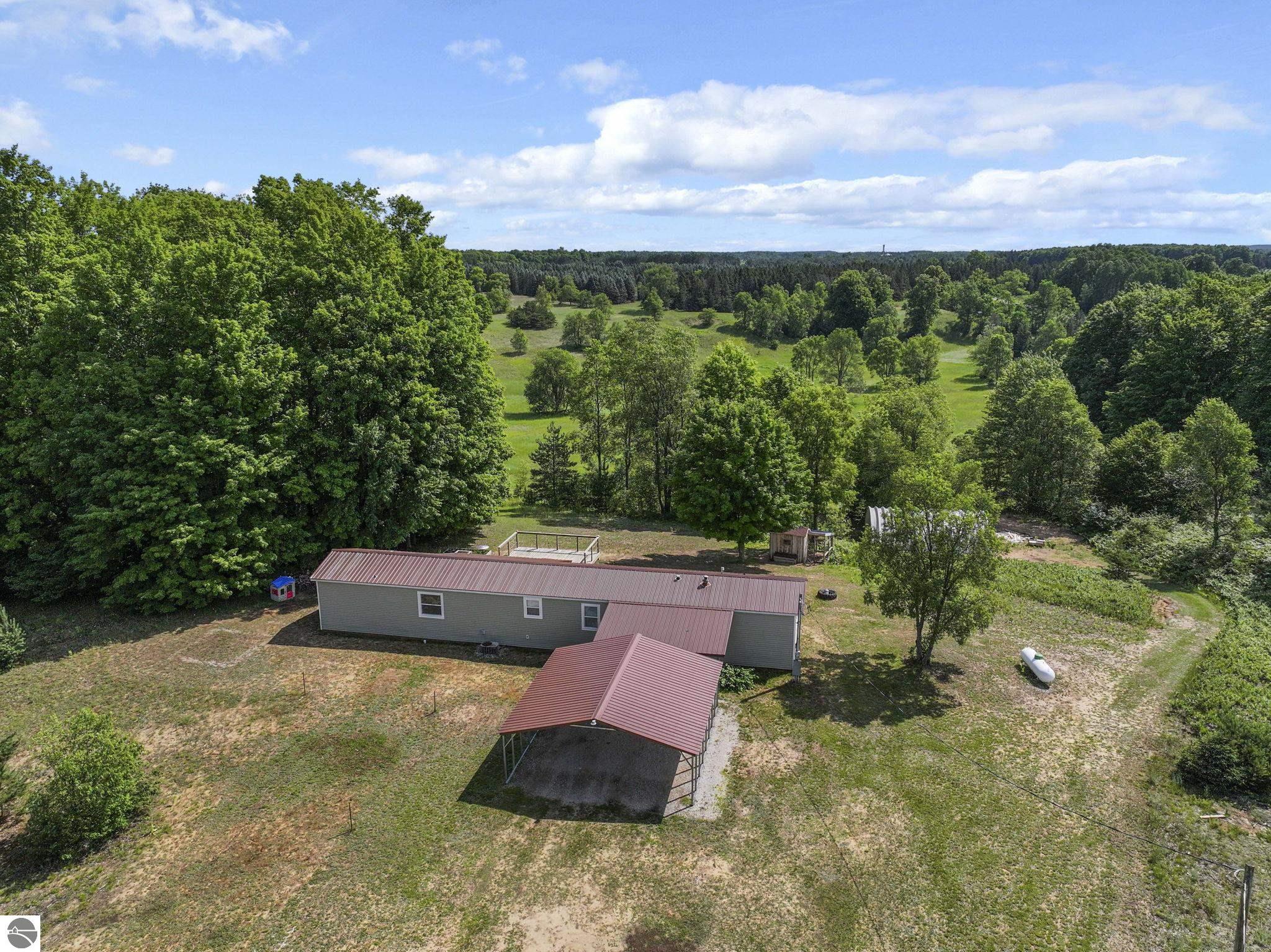 4622 Vista Valley Trail, Mesick, MI 49668 — Photo 3