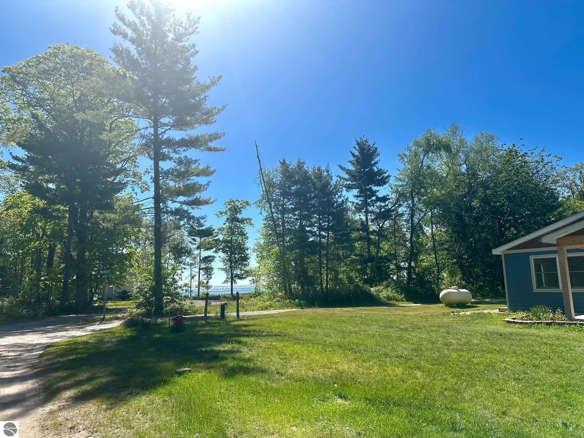 1009 Keystone, Tawas City, MI 48763 — Photo 2
