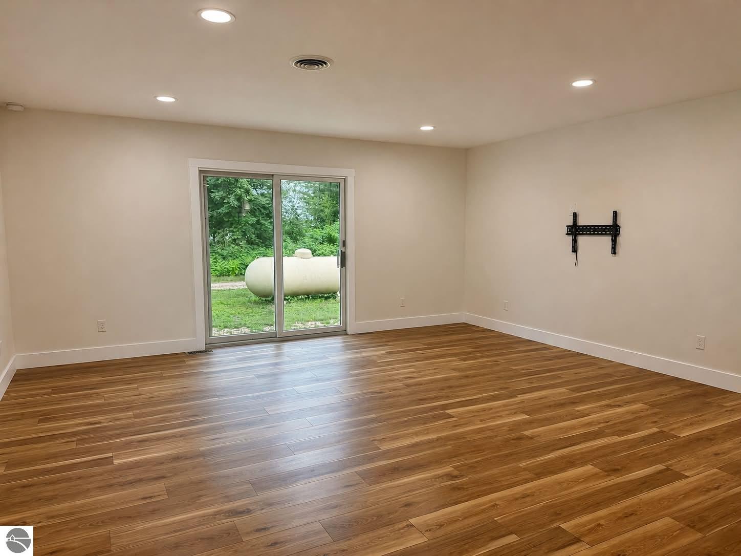 1009 Keystone, Tawas City, MI 48763 — Photo 15