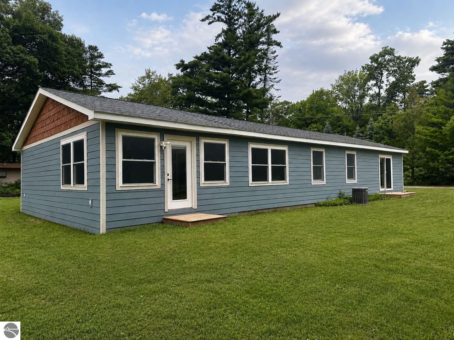 1009 Keystone, Tawas City, MI 48763 — Photo 4