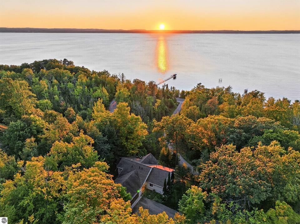 10101 Peninsula Drive on West Bay