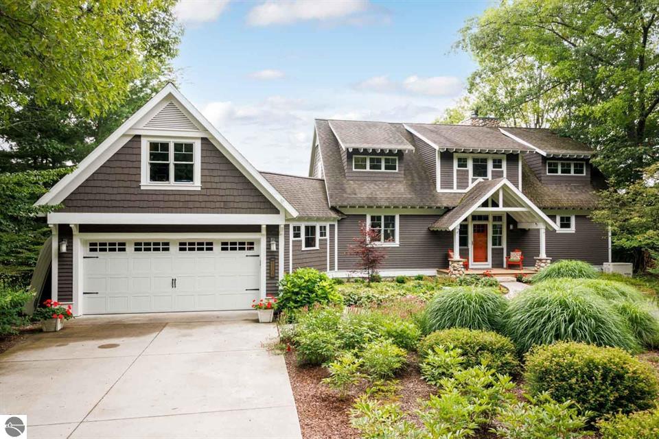 1164 E Traverse Lake Road on Little Traverse Lake