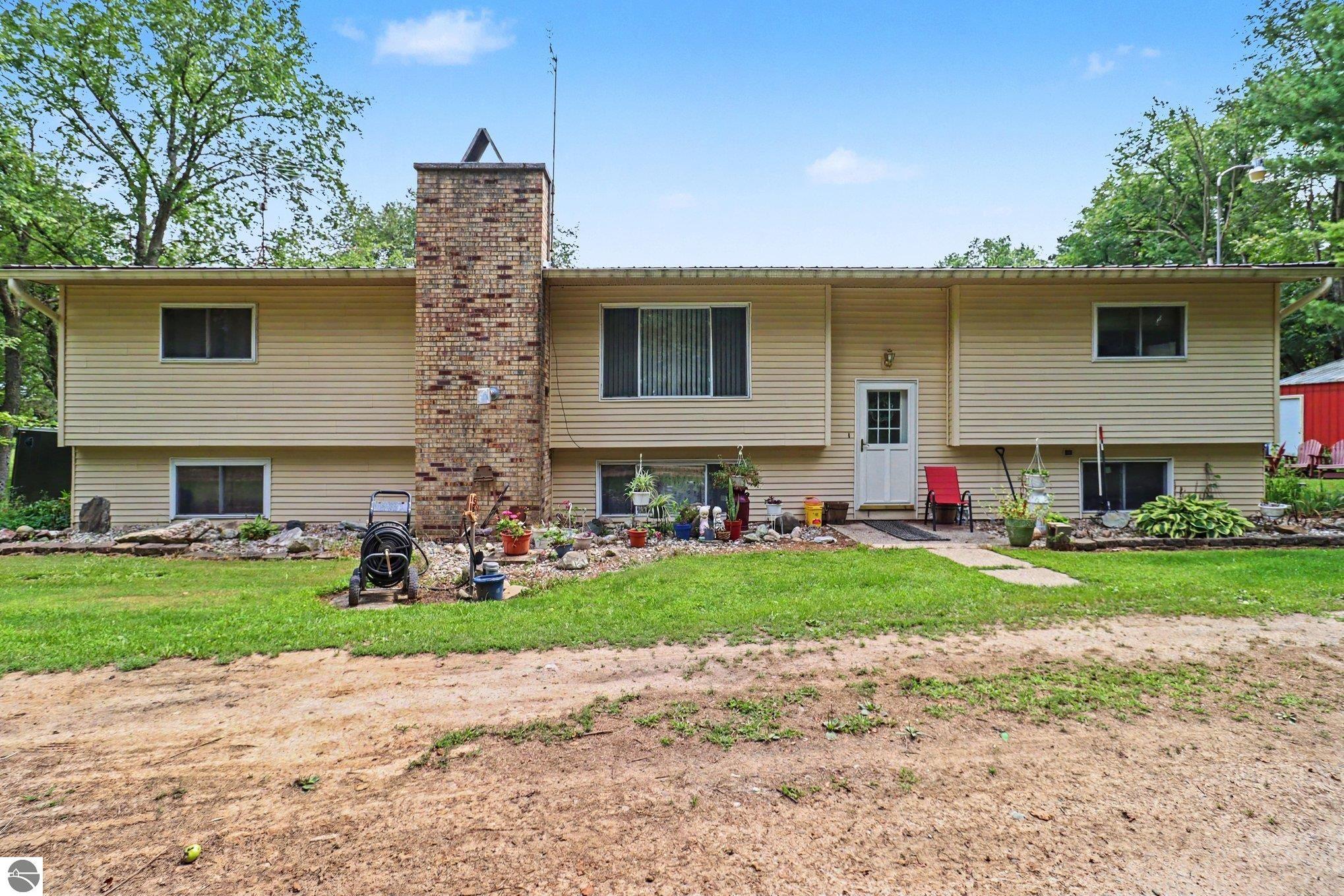 1278 N Waldron Road, Crystal, MI 48818, 48818 MI