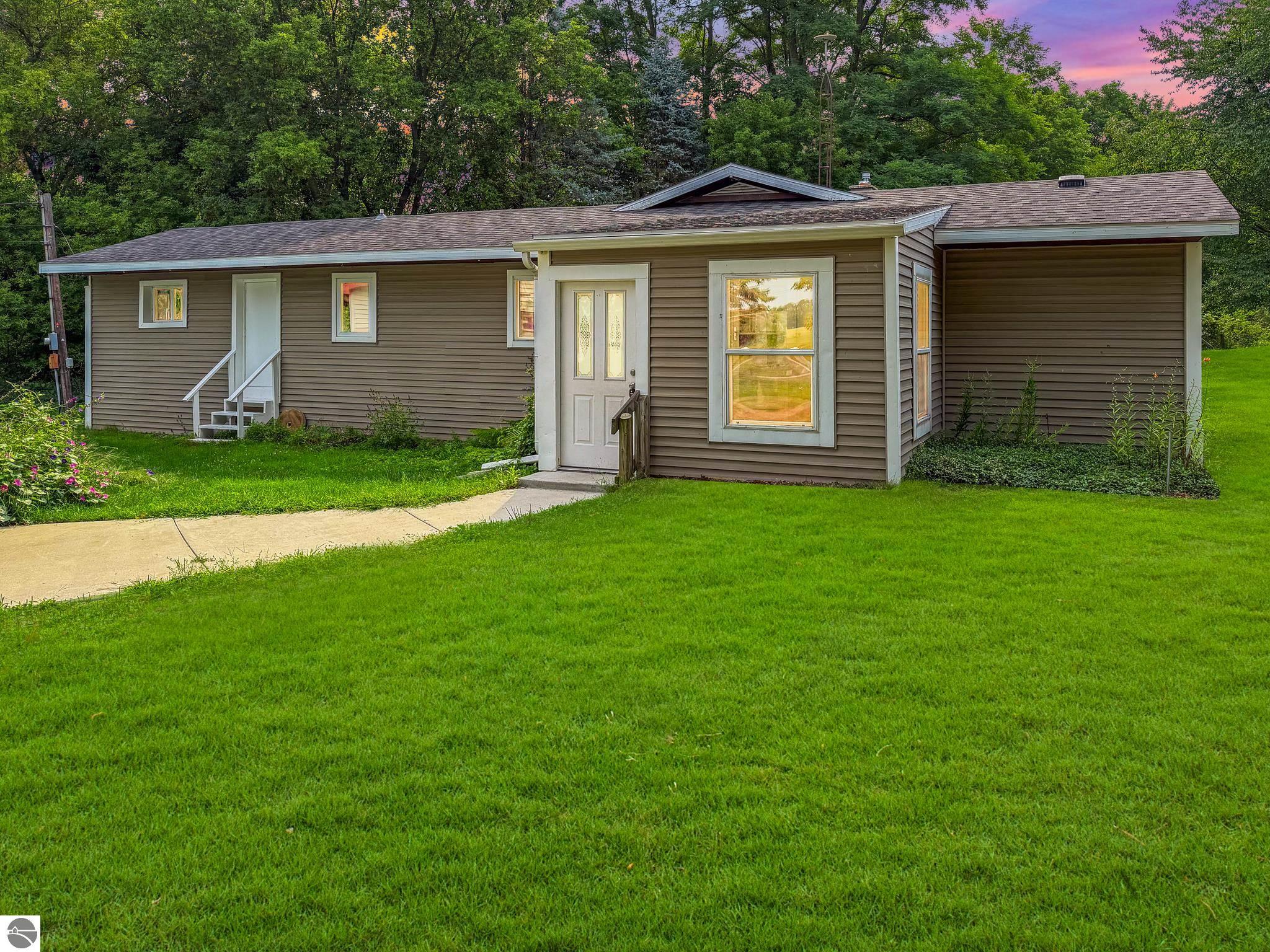 9010 E Edgar Road, Vestaburg, MI 48891, Vestaburg MI