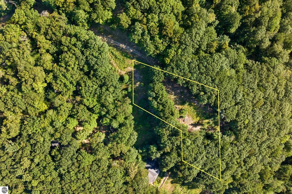 000 Woodsmere Road on Crystal Lake