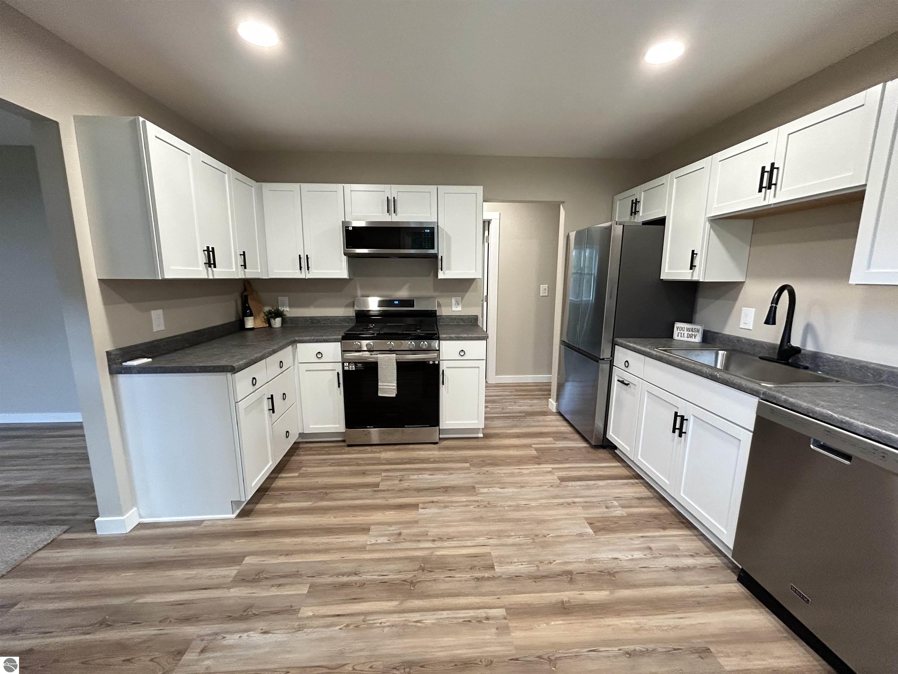 S 4358 Manor Wood Drive, Traverse City — image 3