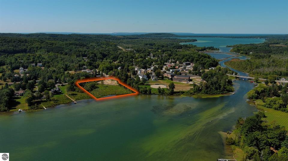 509 S Lake Shore Drive on Lake Leelanau