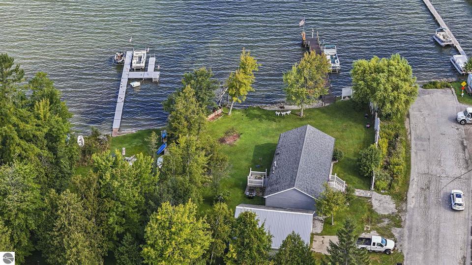 9850 S Perrins Landing Drive on Lake Leelanau