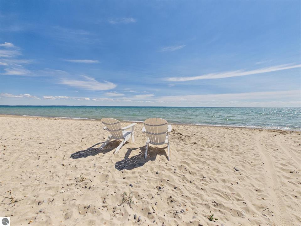 13057 N Cherrywood Court on Cathead Bay