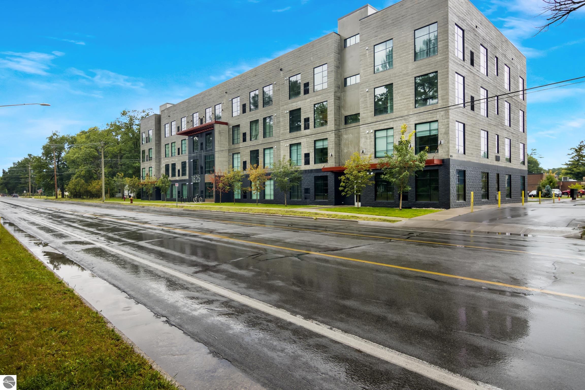 1825 E Eighth Street # 214 Unit: #214