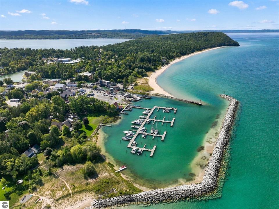 4005 E Oxford Drive on Lake Leelanau
