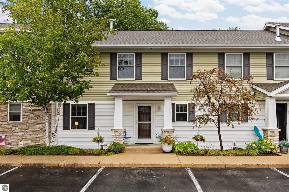 1511 Kent Street 4 on Boardman Lake