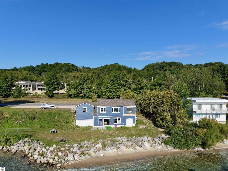 800 N St Joseph Street on West Bay