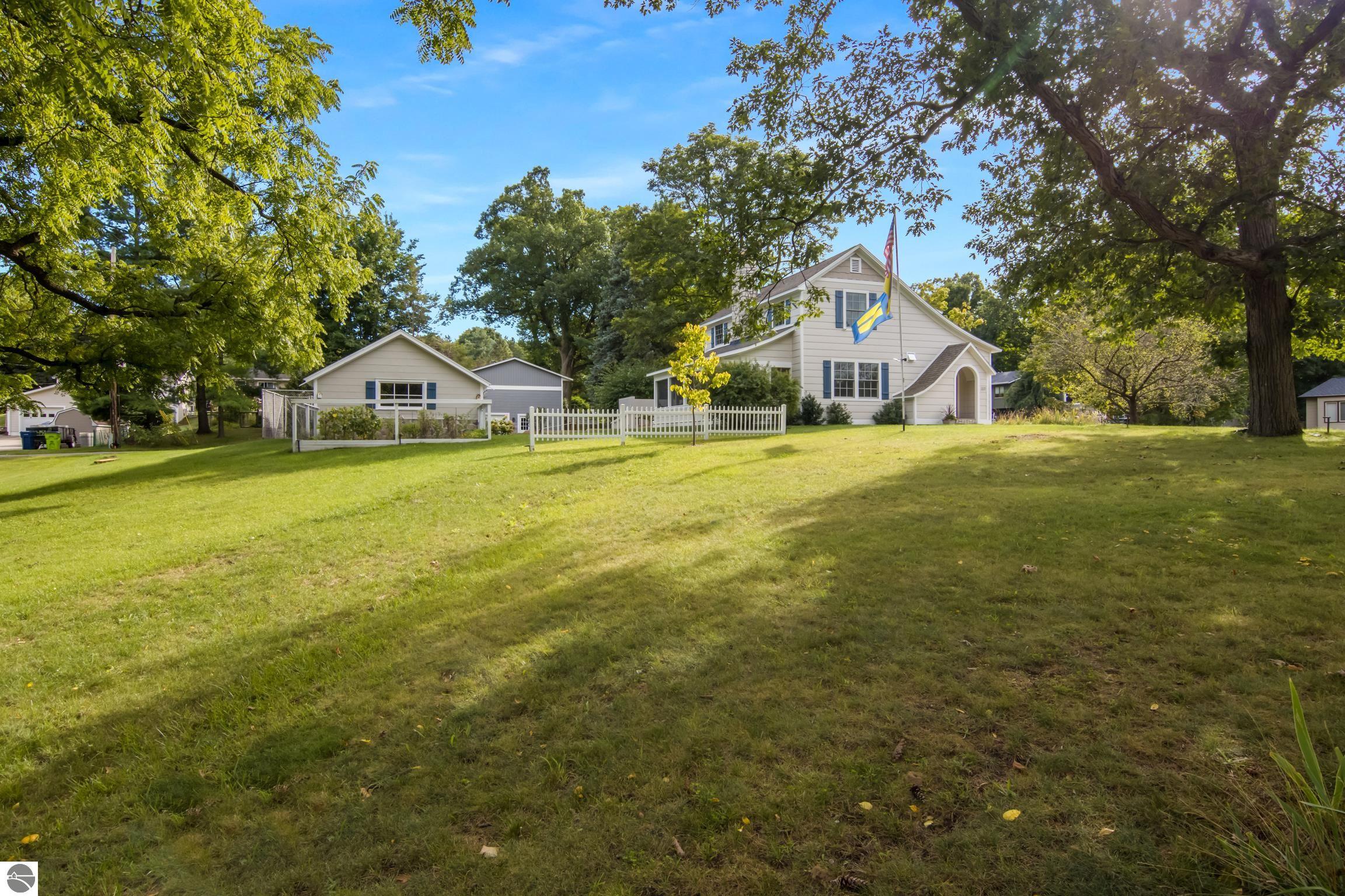 331 W Sixteenth Street