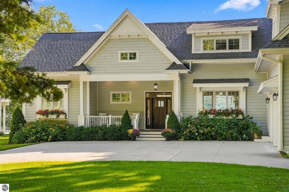 8205 W Day Forest Road on Glen Lake