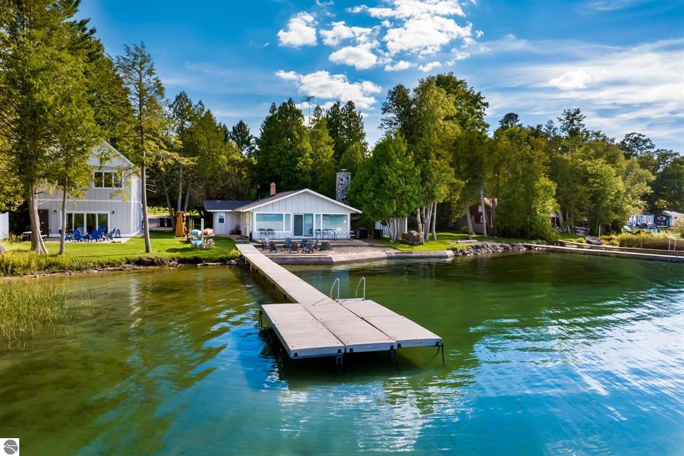 540 E Harbor Highway on Little Traverse Lake
