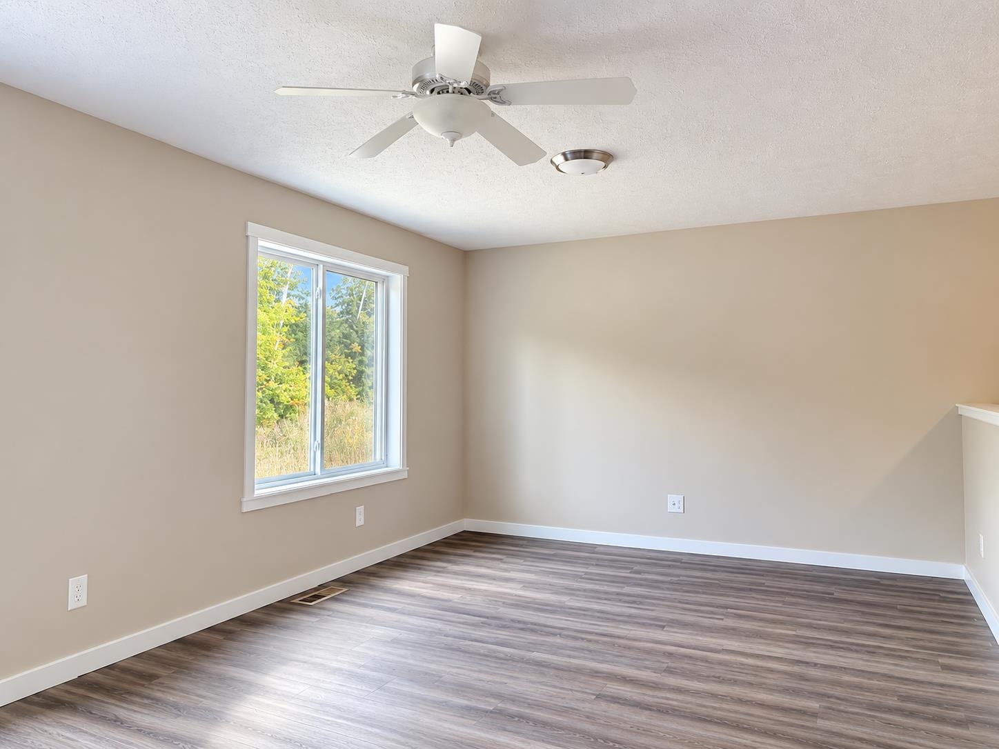 Photo 3 of Single family home for sale at 4860 Meadowlark Ln, Traverse City, MI 49685 | MLS# 80046108 | Listing updated on 2026-10-07