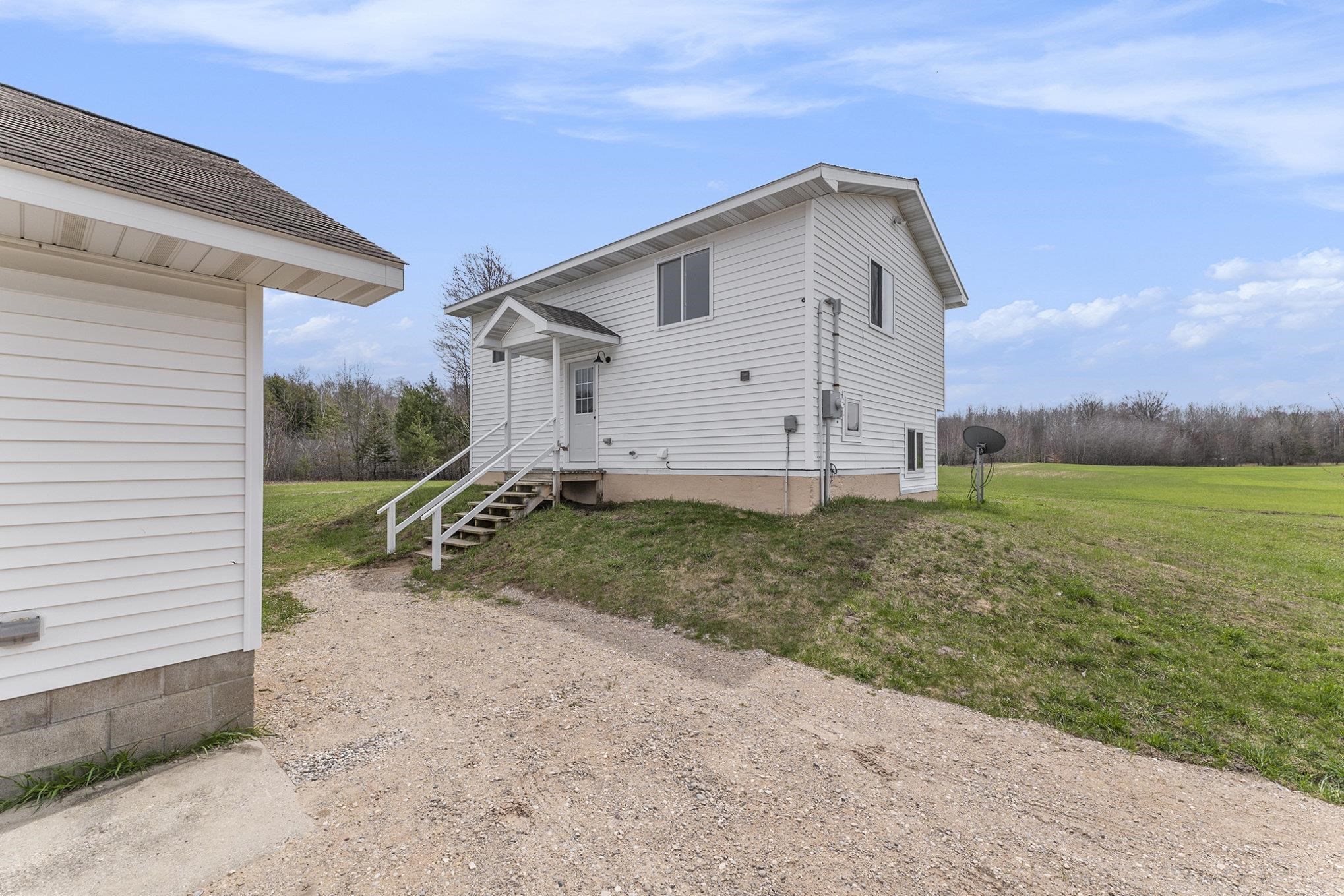 19279 St. Johns Road, Interlochen, MI, 49643