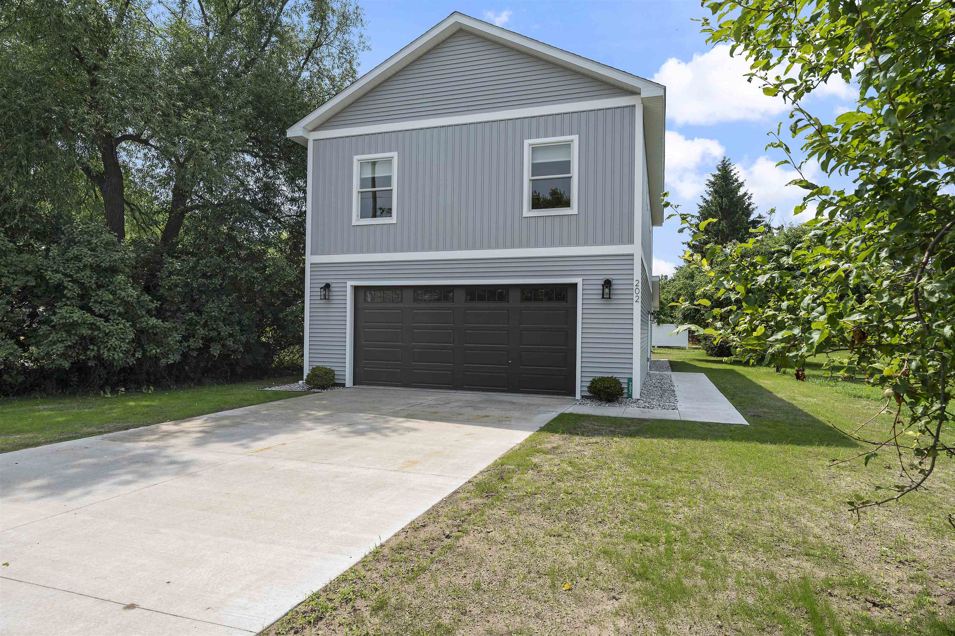 Homes for sale in Charlevoix Township Charlevoix, MI | 202 W Carpenter St, Charlevoix Township Charlevoix, MI 49720 | MLS# 78080059717