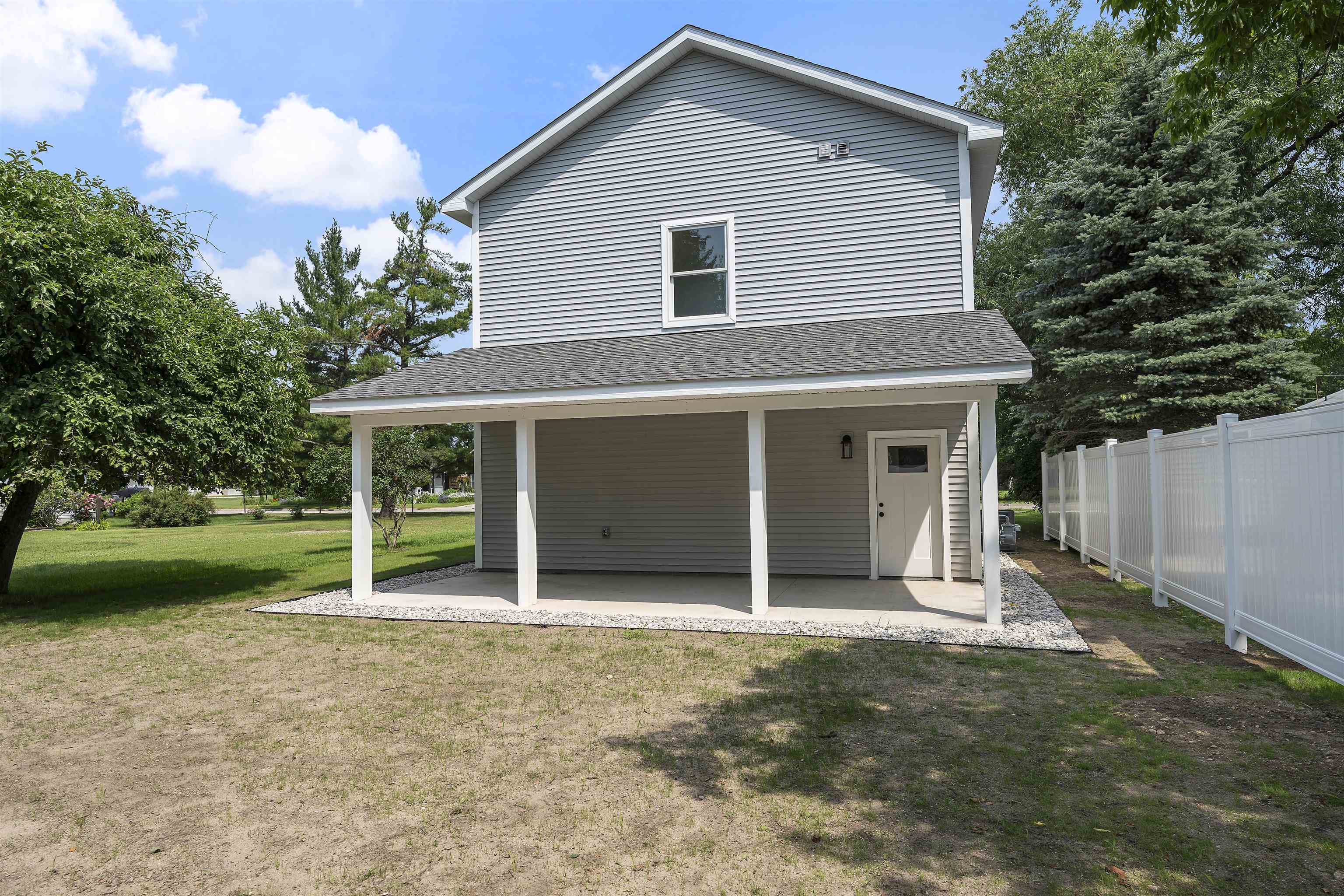 Homes for sale in Charlevoix Township Charlevoix, MI | 202 W Carpenter St, Charlevoix Township Charlevoix, MI 49720 | MLS# 78080059717