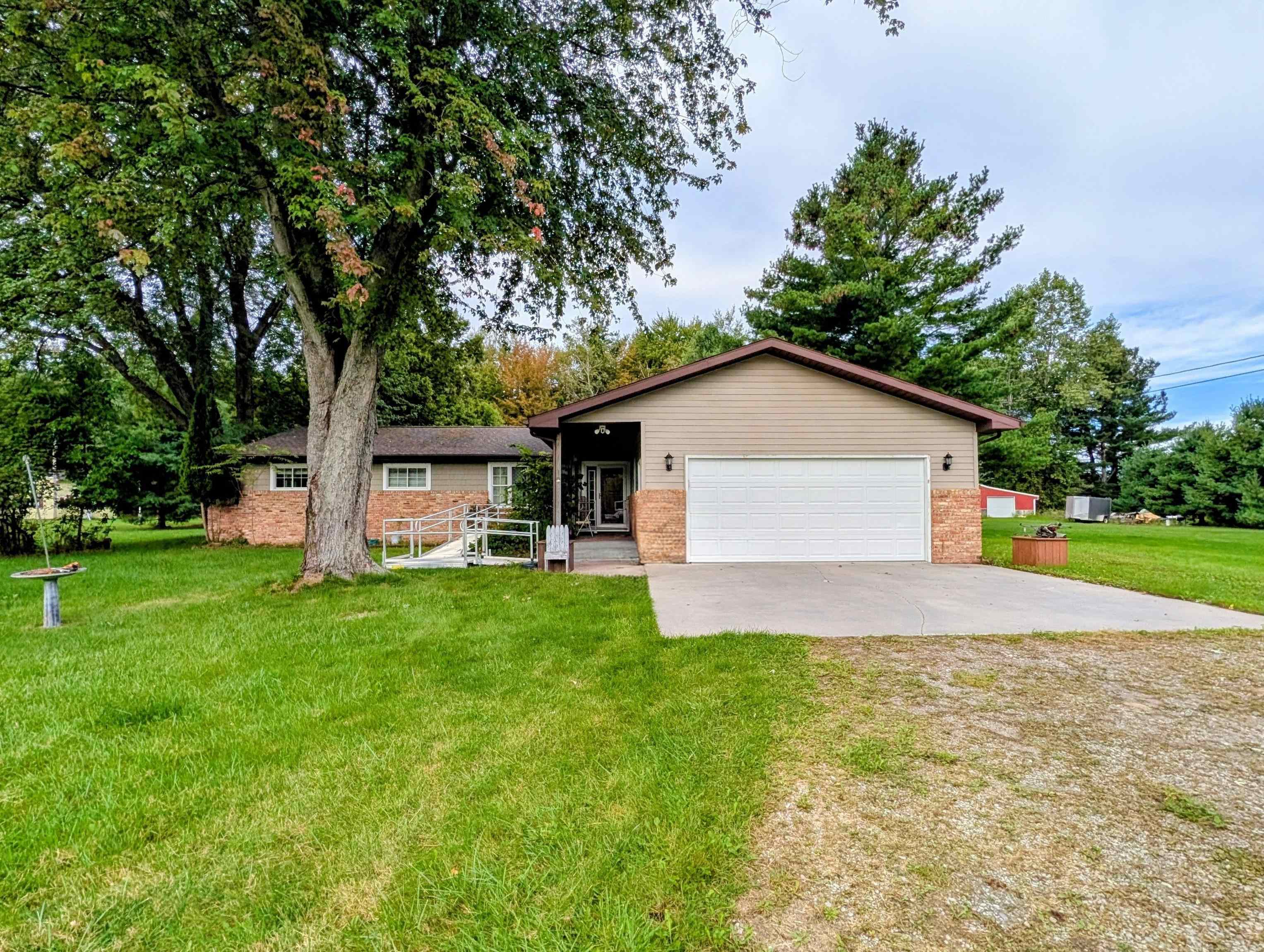 Photo 3 of Single family home for sale at 910 N Court St, Au Gres, MI 48703 | MLS# 77080060897 | Listing updated on 2026-09-20