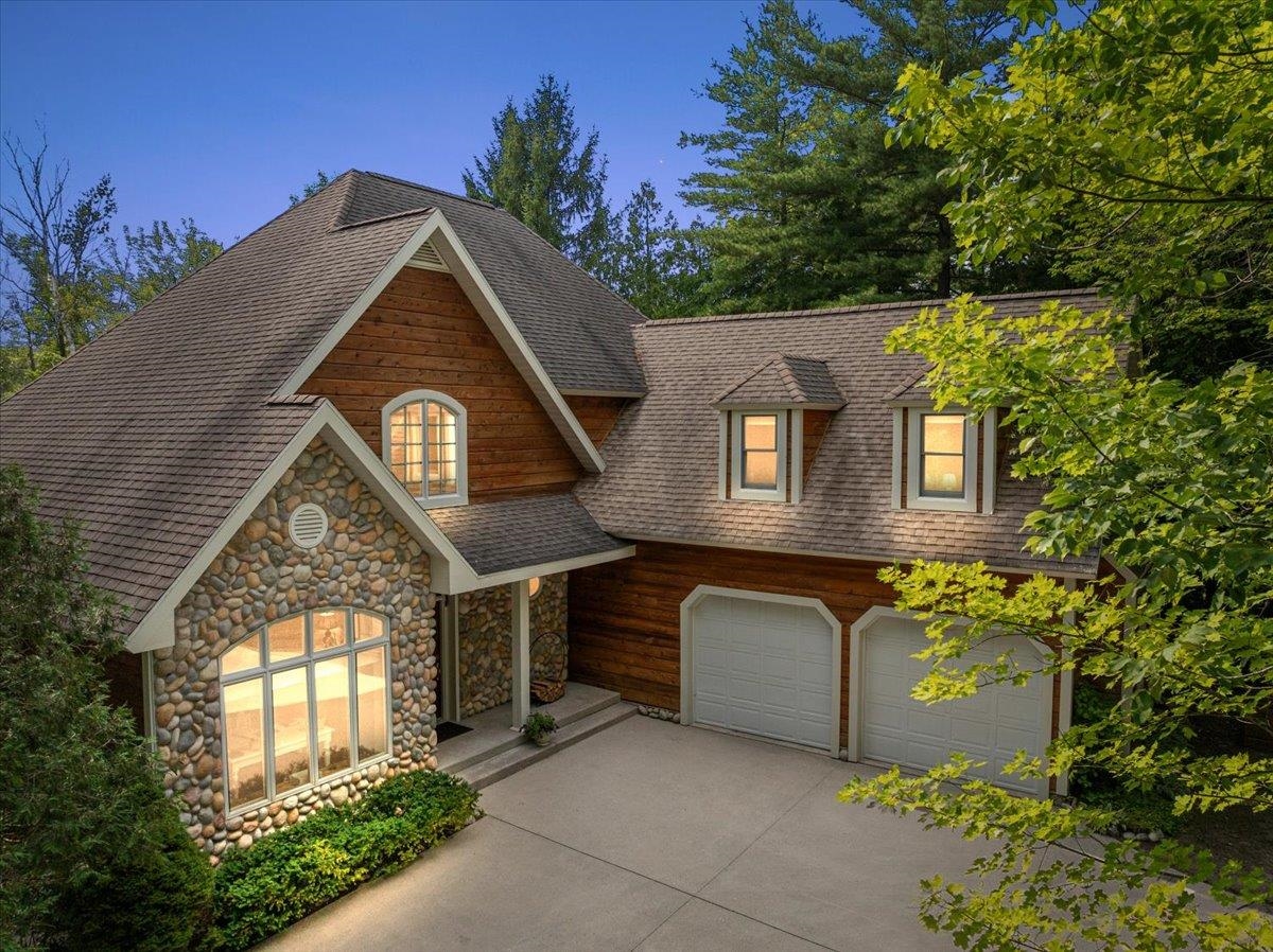 407 N Twin Pines Drive, Lake Leelanau, MI, 49653