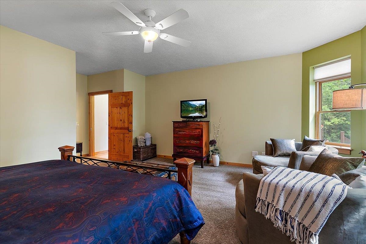 407 N Twin Pines Drive, Lake Leelanau, MI, 49653