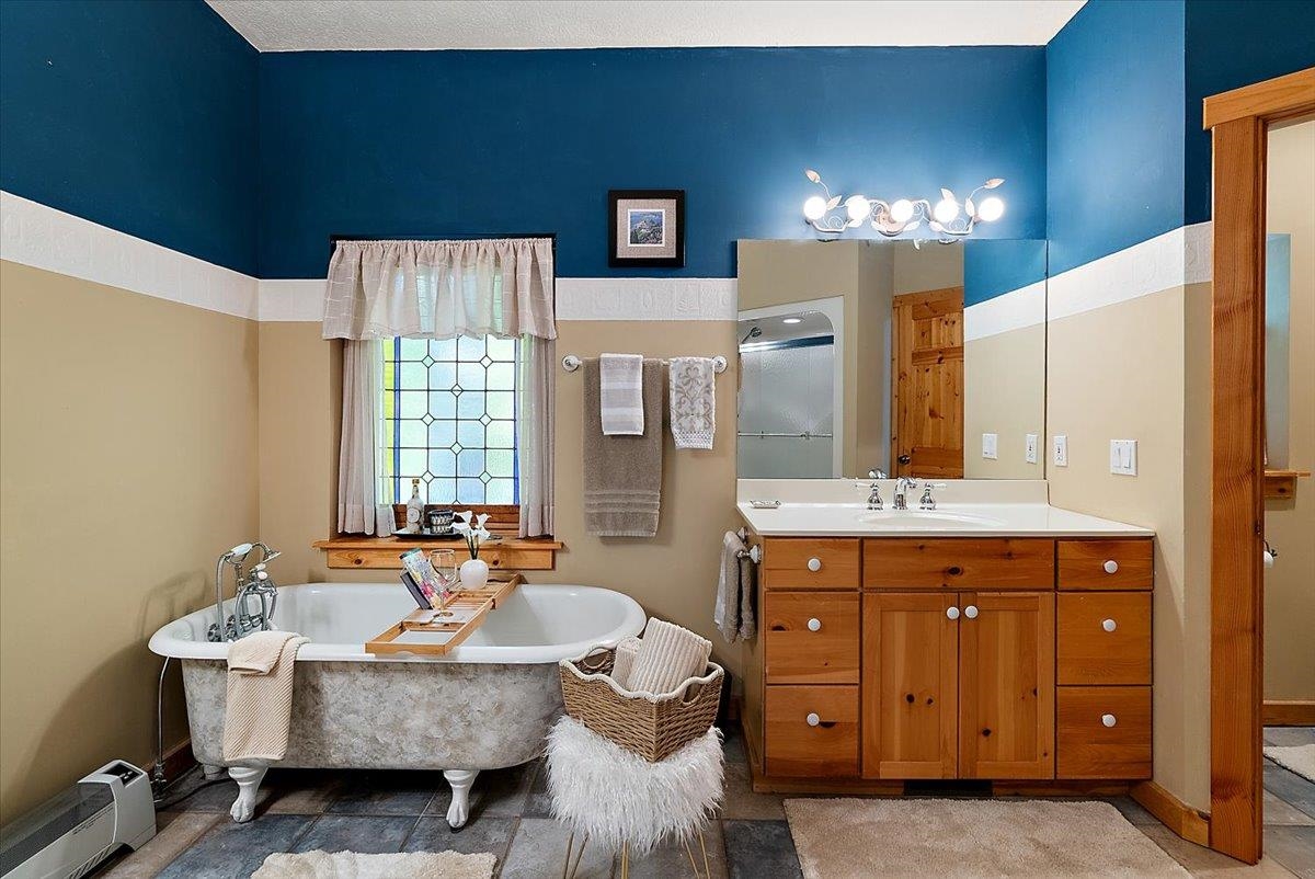 407 N Twin Pines Drive, Lake Leelanau, MI, 49653