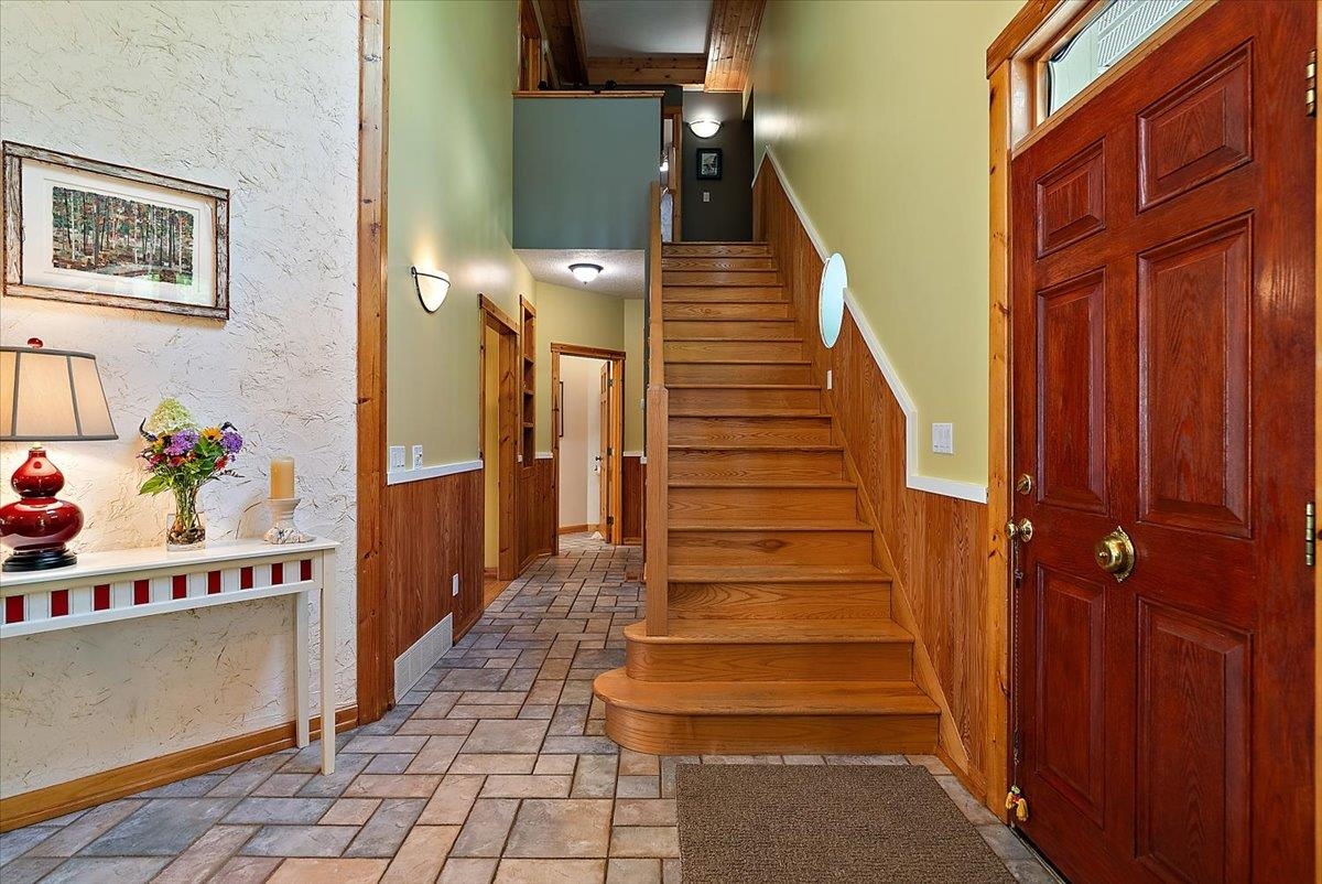 407 N Twin Pines Drive, Lake Leelanau, MI, 49653